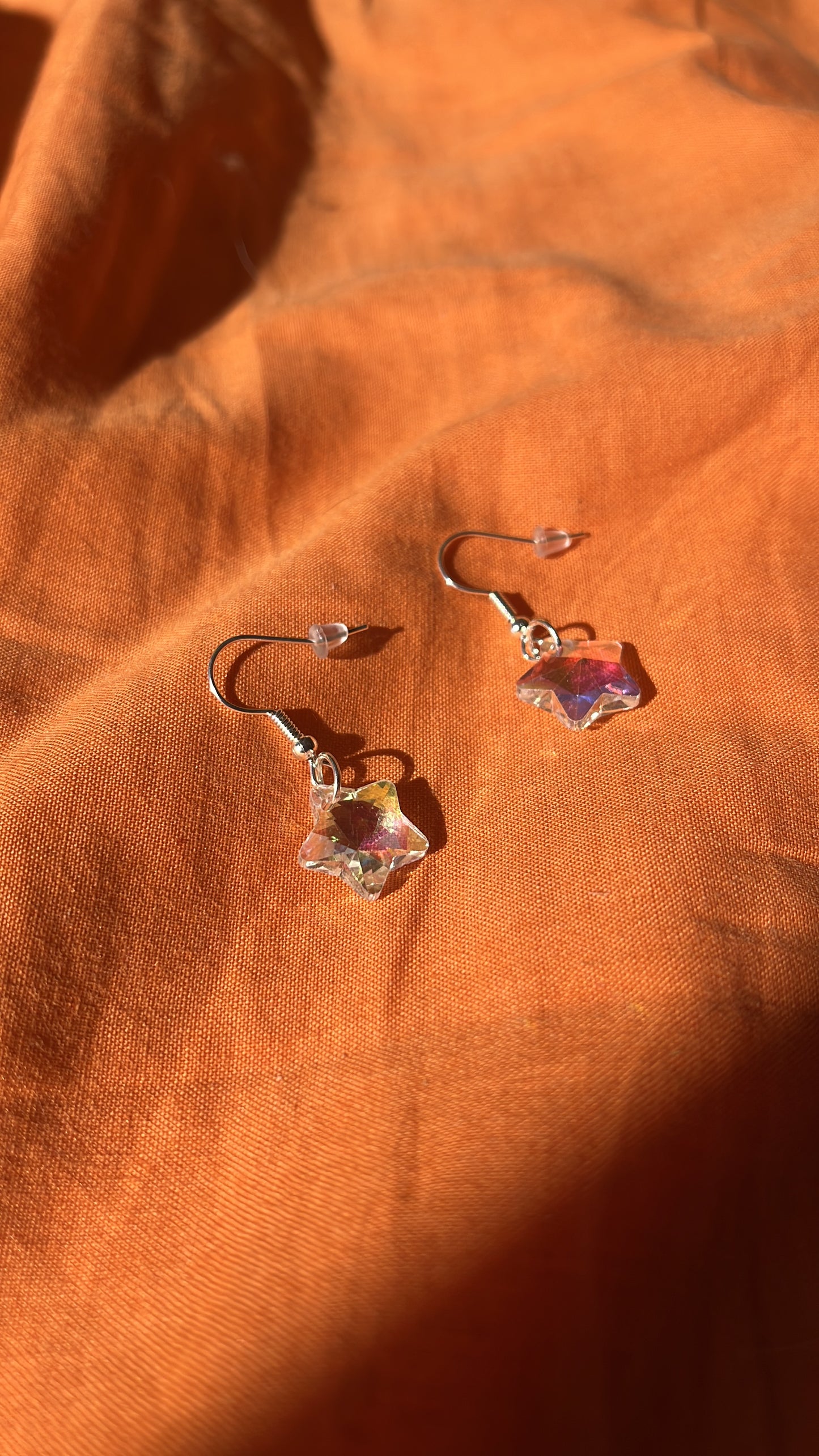 Handgemachte Sternen-Ohrringe mit Suncatcher Kristall
