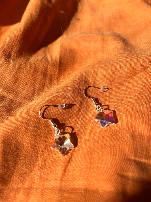 Handgemachte Sternen-Ohrringe mit Suncatcher Kristall